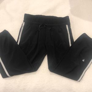 Ivivva by lululemon- girl’s exercise capri pants